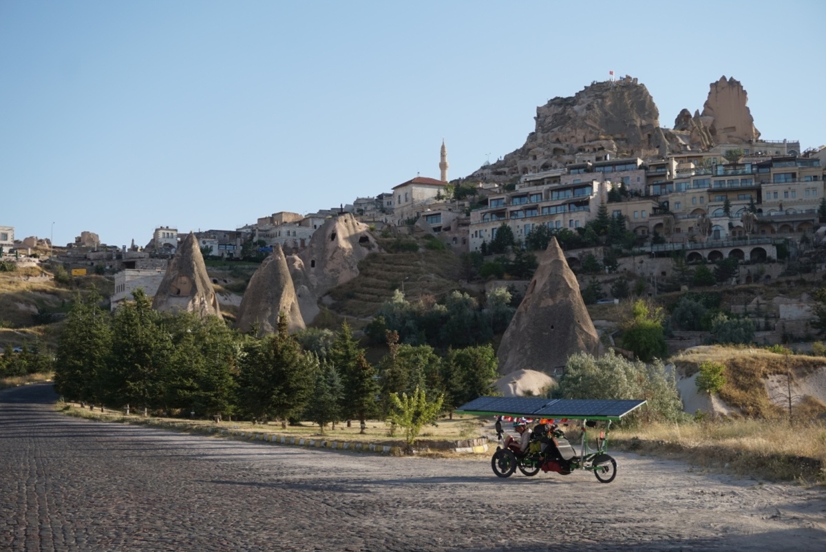 It was unfortunate that we only arrived in Goreme in the evening and didn't have time to stay and explore. And all the hot air balloons were grounded by the time we got there.