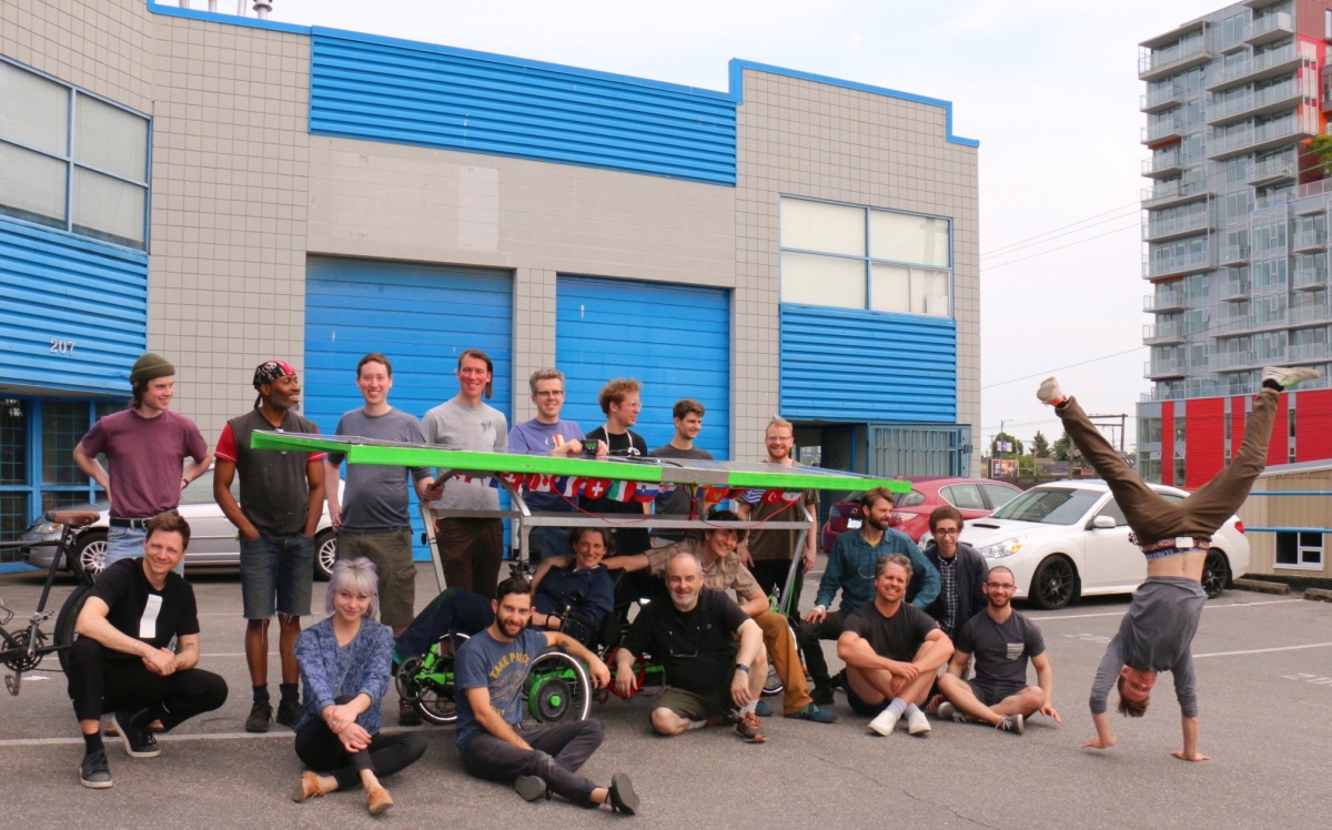 The day before departure we got one group shot with the assembled trike in all its glory,